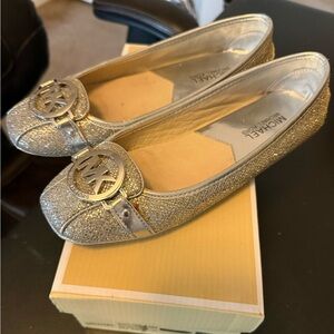 Michael Kors Fulton MOC Silver Glitter Flats size 6.5